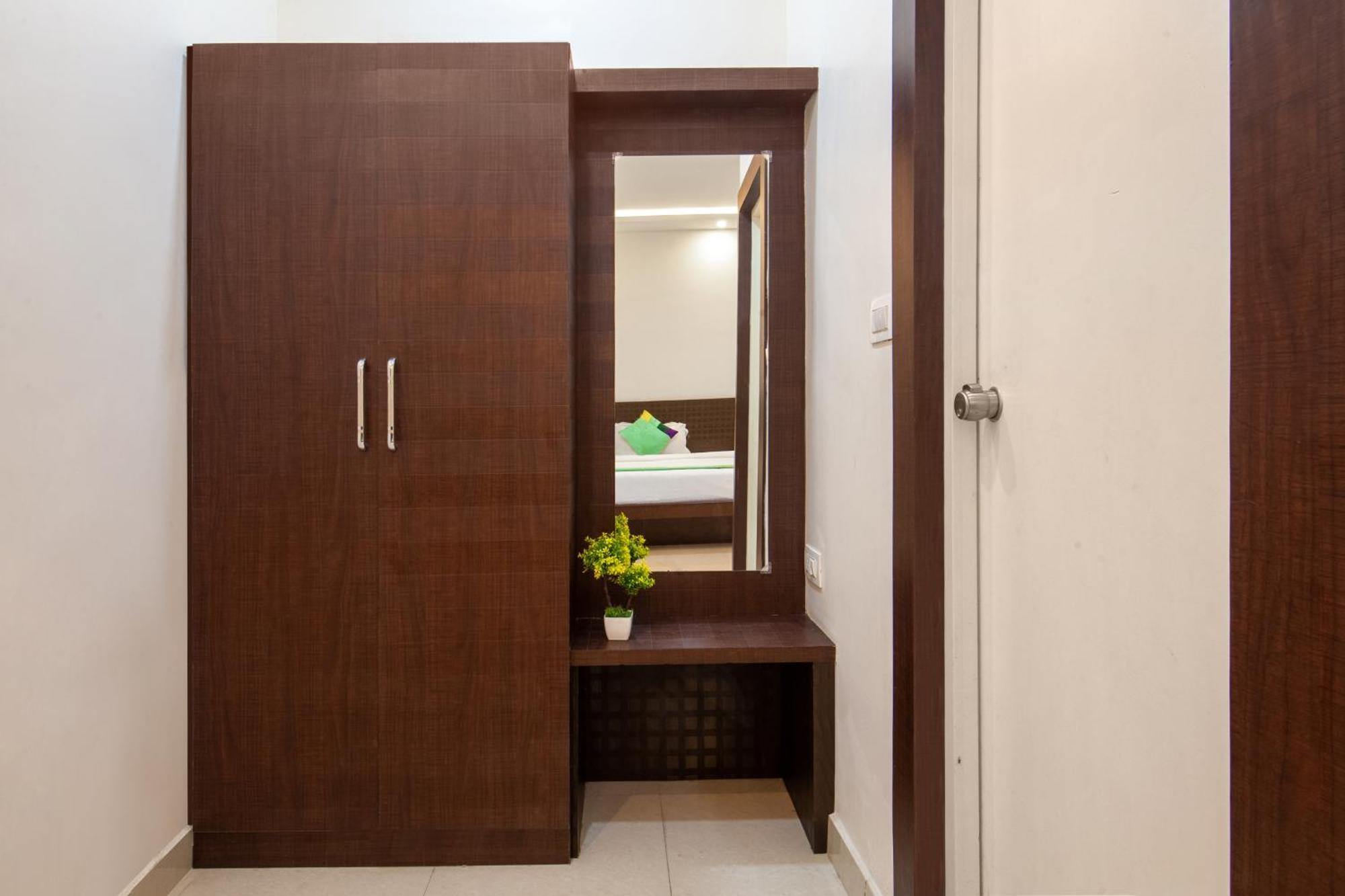 Hotel Treebo Sans Sarav Kushalnagar Madikeri Exterior foto