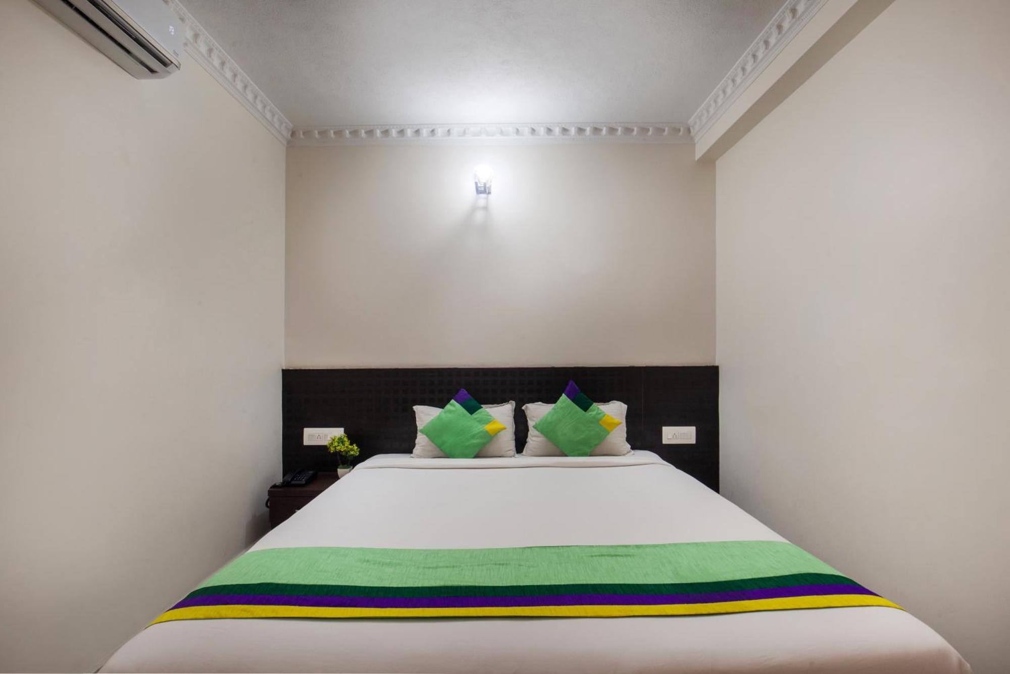 Hotel Treebo Sans Sarav Kushalnagar Madikeri Exterior foto