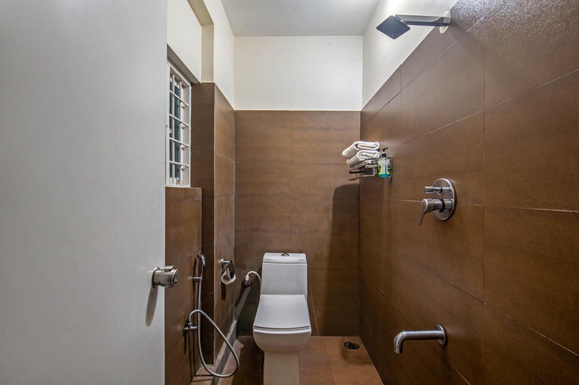 Hotel Treebo Sans Sarav Kushalnagar Madikeri Exterior foto
