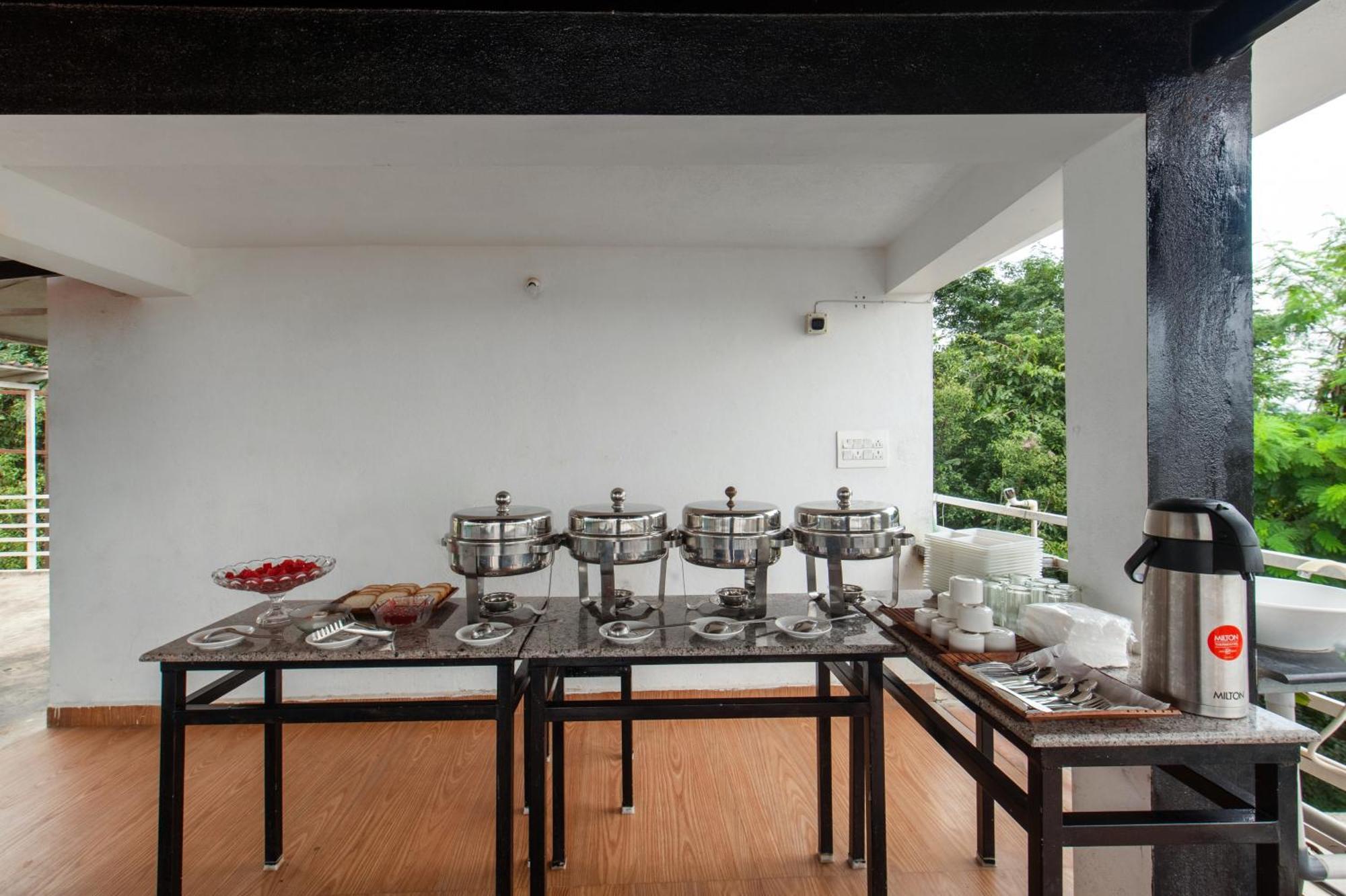 Hotel Treebo Sans Sarav Kushalnagar Madikeri Exterior foto
