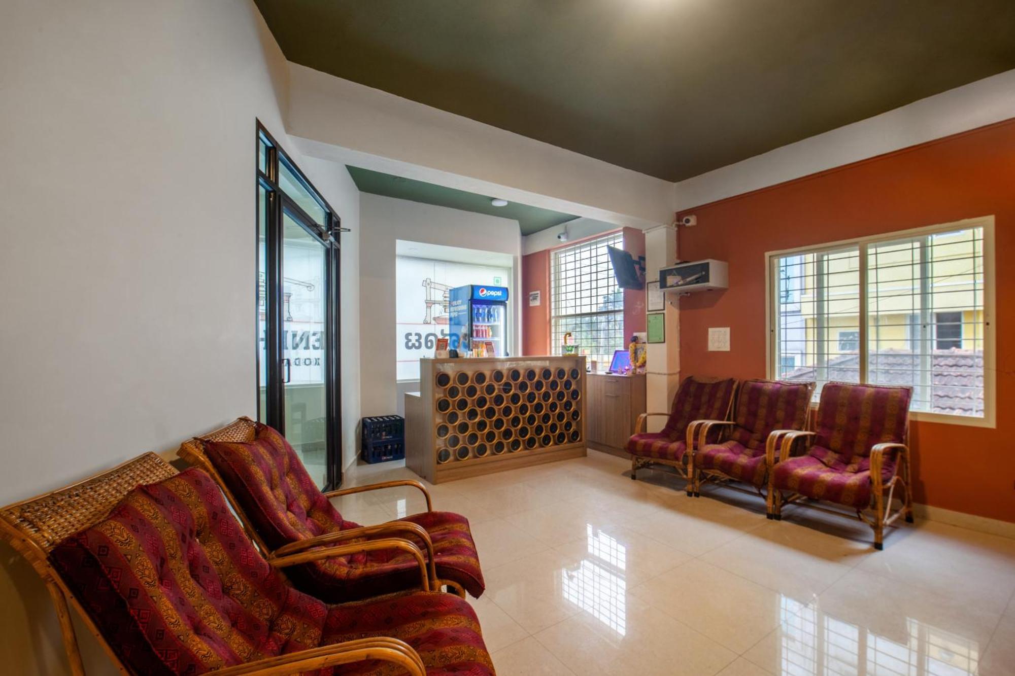 Hotel Treebo Sans Sarav Kushalnagar Madikeri Exterior foto